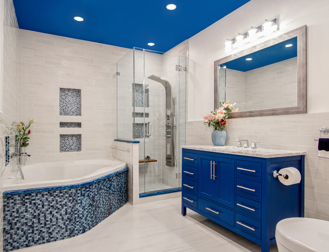 Bathroom remodeling in Lakewood, CA